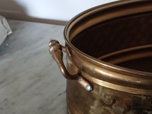 Vaso / Floreira em Latão