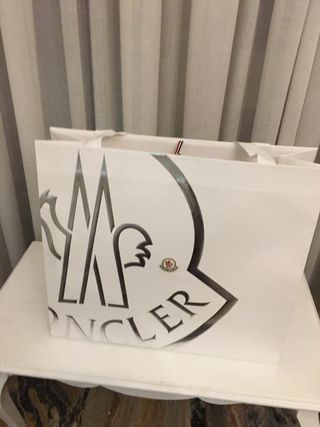 Busta Moncler originale