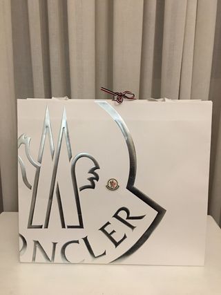 Busta Moncler originale