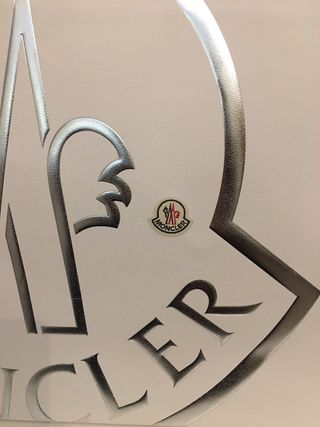 Busta Moncler originale