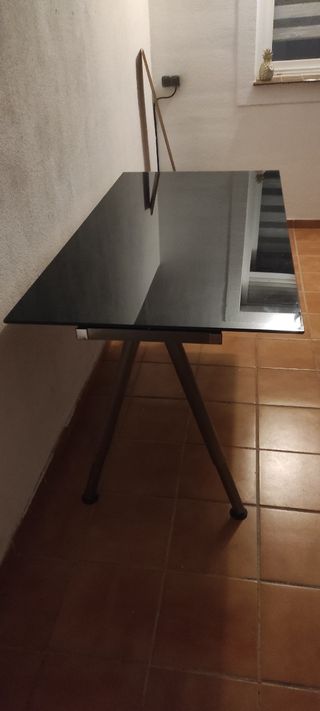 Mesa de cristal para oficina o salón