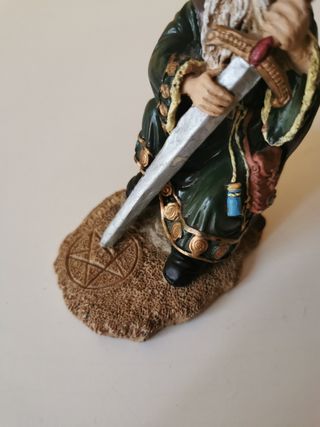 Figura de Brujo de 10 cm.