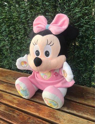 Minnie interactiva peluche