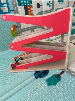 Rampa de carreras madera con coches LOVEVERY
