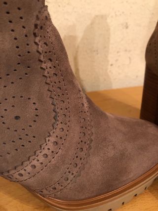 PEDRO MIRALLES - botines troquelados tacon 39