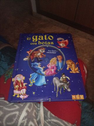 El gato con botas cuento con CD nuevo