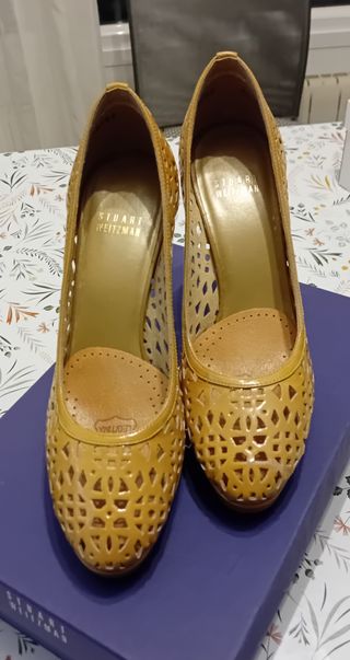 Zapatos de salón Stuart Weitzman (37.5)
