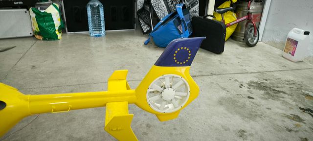 Maquetas helicóptero rc EC135 HIROBO 700