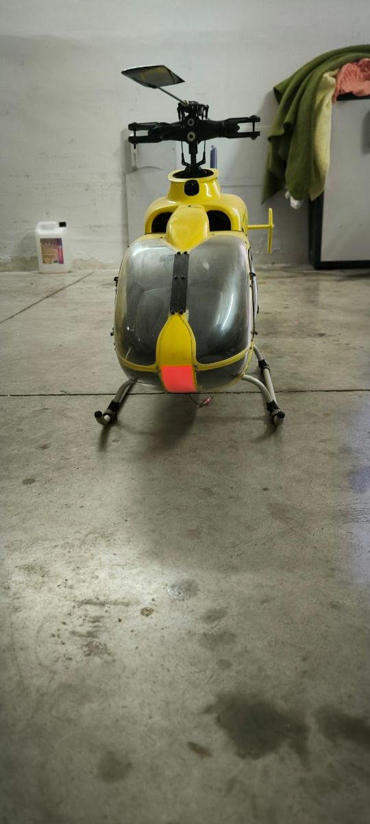 Maquetas helicóptero rc EC135 HIROBO 700