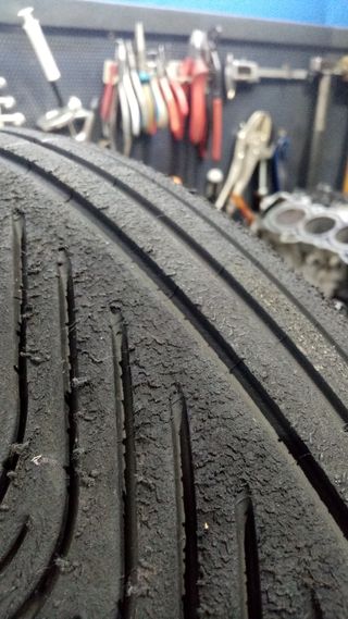 Neumático michelín agua