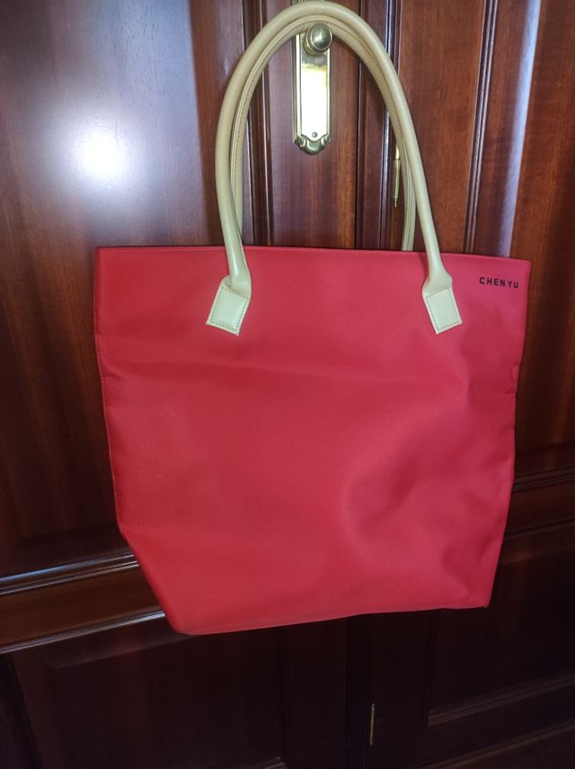 Bolso de tienda local