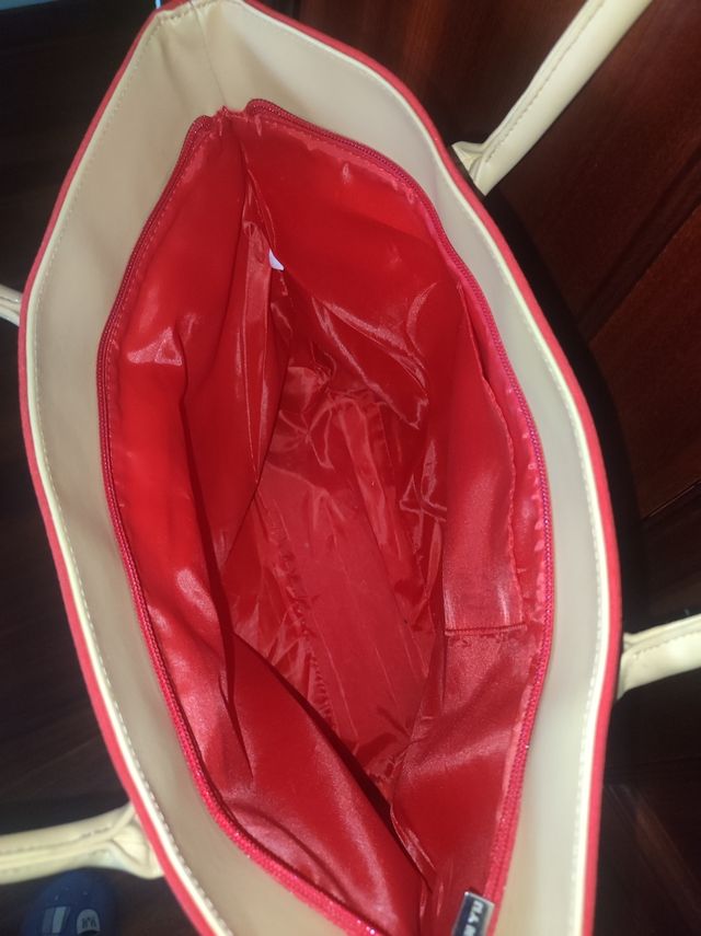 Bolso de tienda local