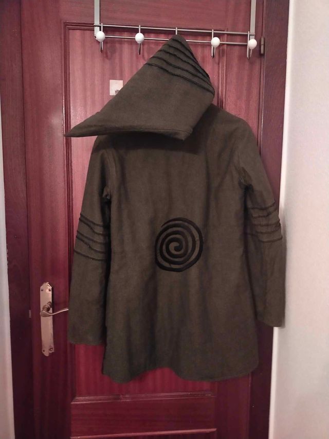 Abrigo Hippie Verde con Estelas negras