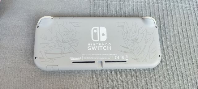 Nintendo Switch Lite Ed. Especial Zacian Zamazenta