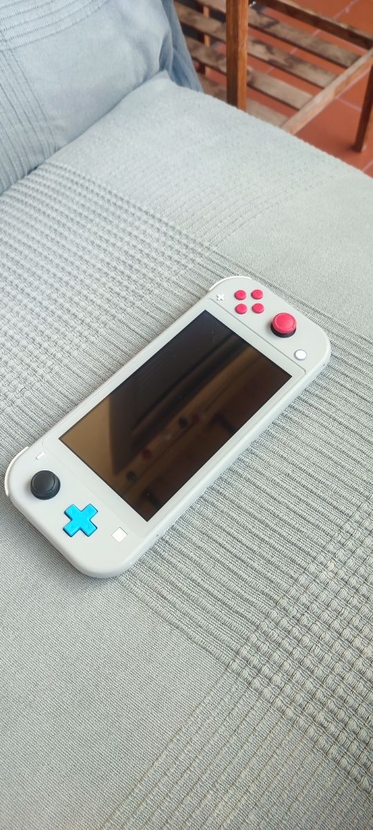 Nintendo Switch Lite Ed. Especial Zacian Zamazenta