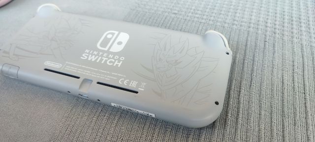 Nintendo Switch Lite Ed. Especial Zacian Zamazenta