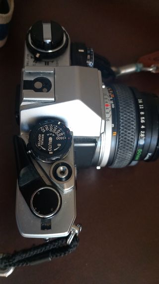 Cámara reflex OLYMPUS OM10