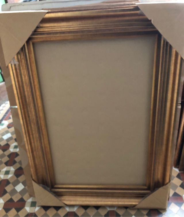 Marcos dorados sin usar