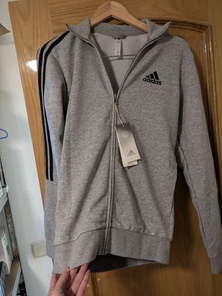 Sudadera Adidas nueva 