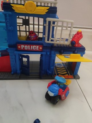 Comisaría cárcel Superzings