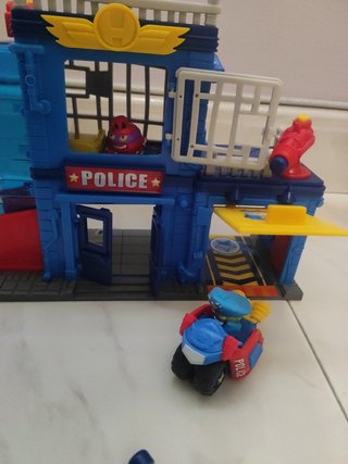 Comisaría cárcel Superzings