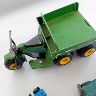 Giocattoli per trattori John Deere 