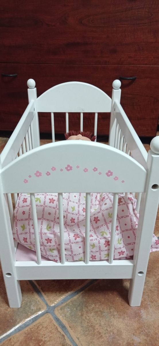 Cunita madera juguete