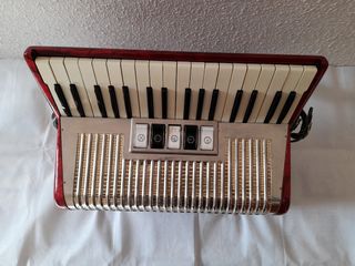 Acordeón Hohner Arietta II M de 72 bajos