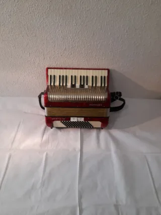 Acordeón Hohner Arietta II M de 72 bajos