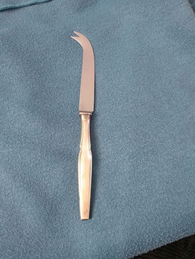 Cuchillo antiguo d plata contrastada para queso