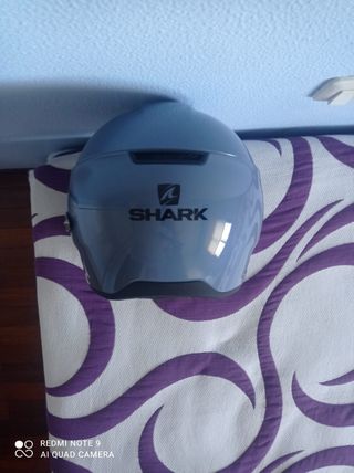 Casco Shark
