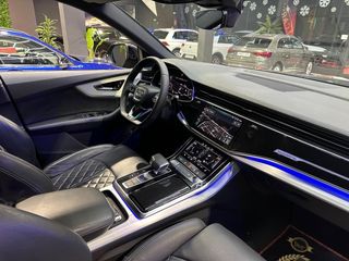 AUDI Q8 ( S-LINE + BLACK LINE ) 5.0TDI QUATRO