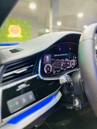 AUDI Q8 ( S-LINE + BLACK LINE ) 5.0TDI QUATRO