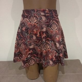 Mini falda skater paisley S Bershka 