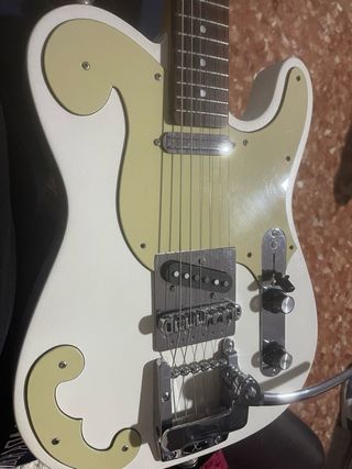 Telecaster no Fender con bigsby