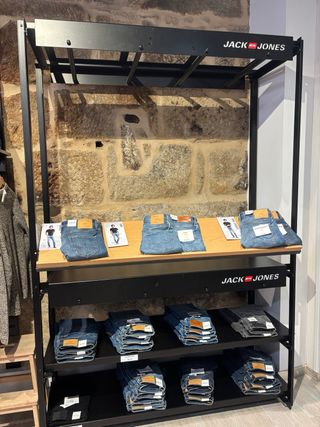 Mueble metalico para pantalones