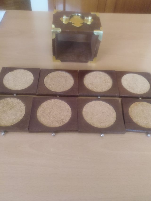 Posavasos en madera y corcho