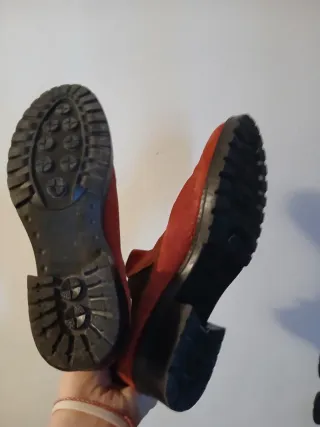 Stivaletti in pelle camoscio corallo