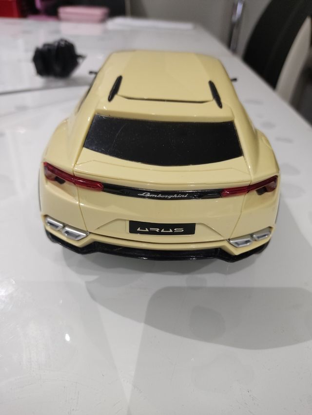 Coche RC Lamborghini Aurus 1/16