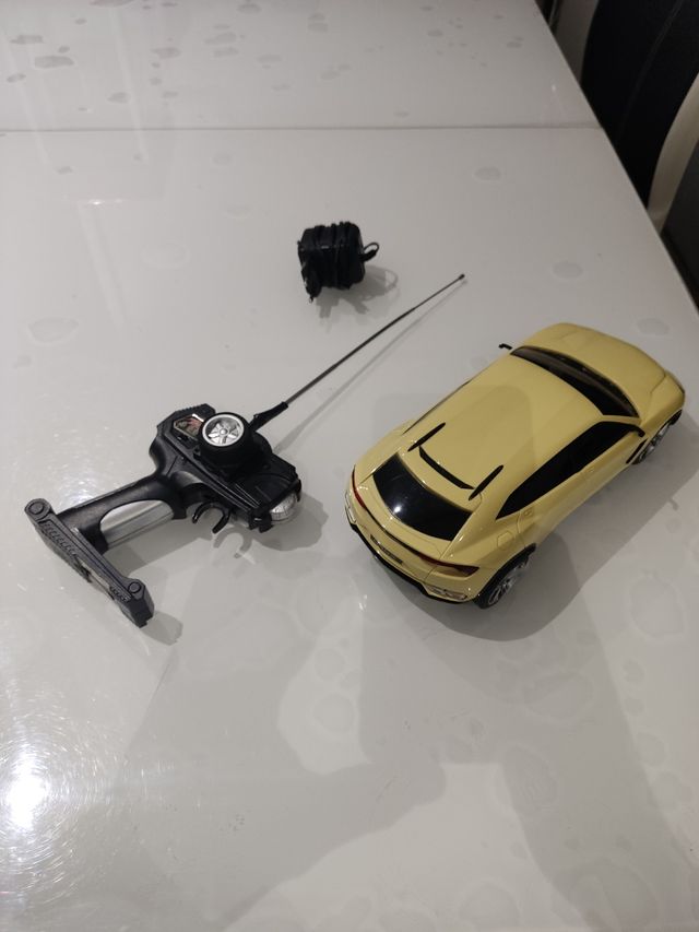 Coche RC Lamborghini Aurus 1/16