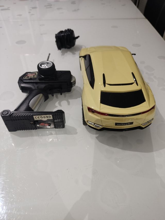 Coche RC Lamborghini Aurus 1/16