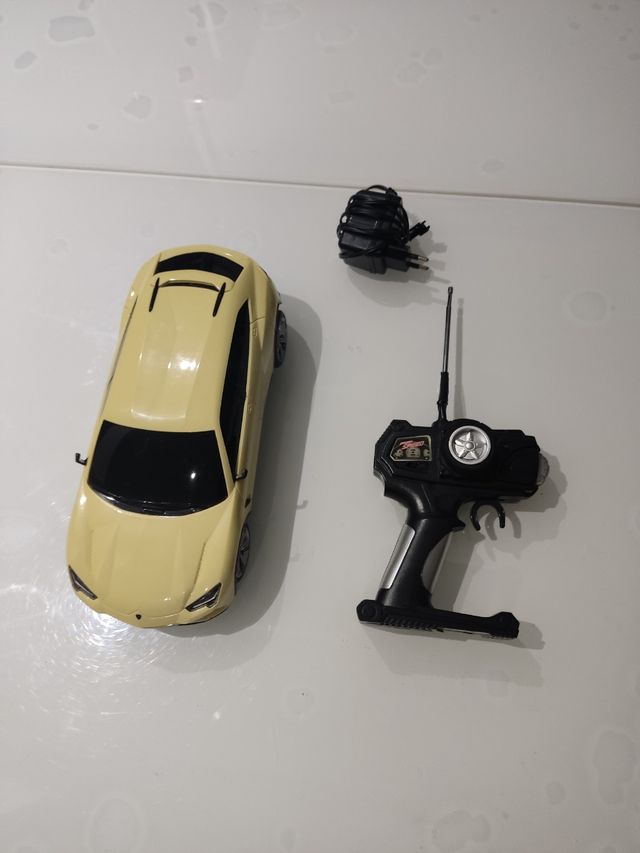 Coche RC Lamborghini Aurus 1/16