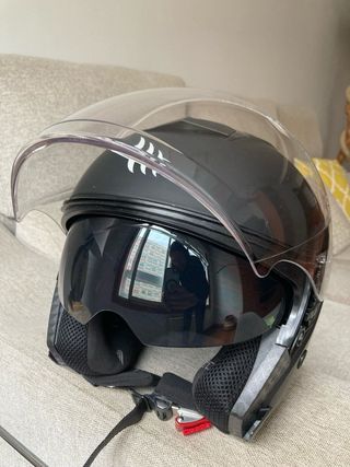 Casco Thunder 3 Matt Black y guantes