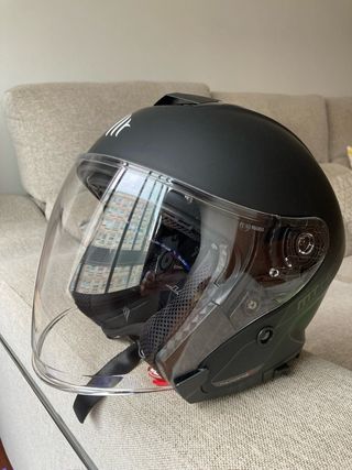 Casco Thunder 3 Matt Black y guantes