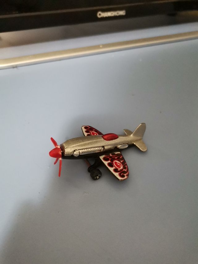 Aereoplano acrobatico hot wheels