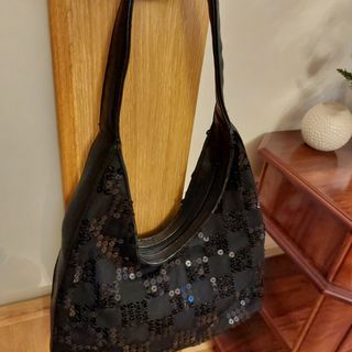 Bolso negro de fiesta