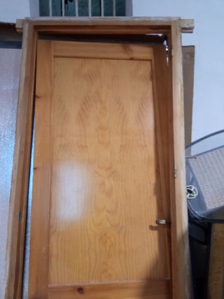 Puerta de paso de madera