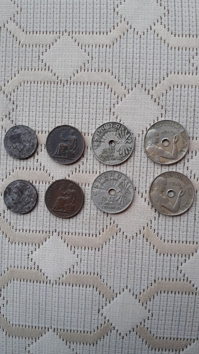 8 monedas de la República Española 
