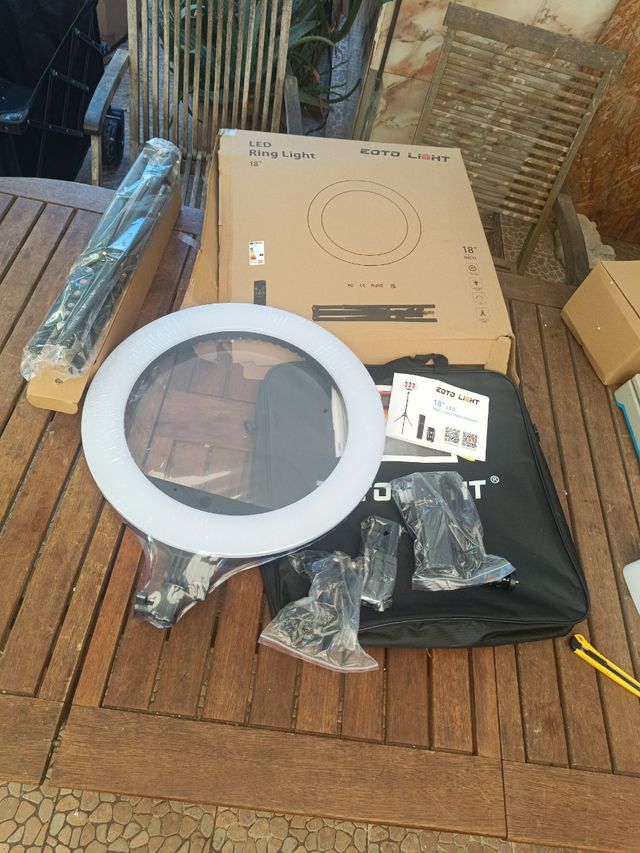 Anillo de luz trípode 18" con mando