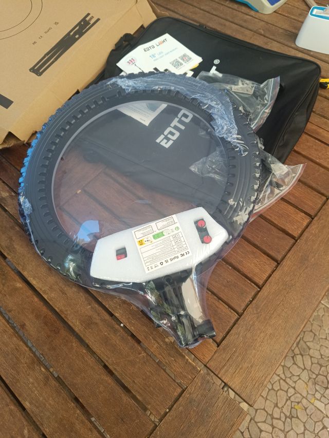 Anillo de luz trípode 18" con mando